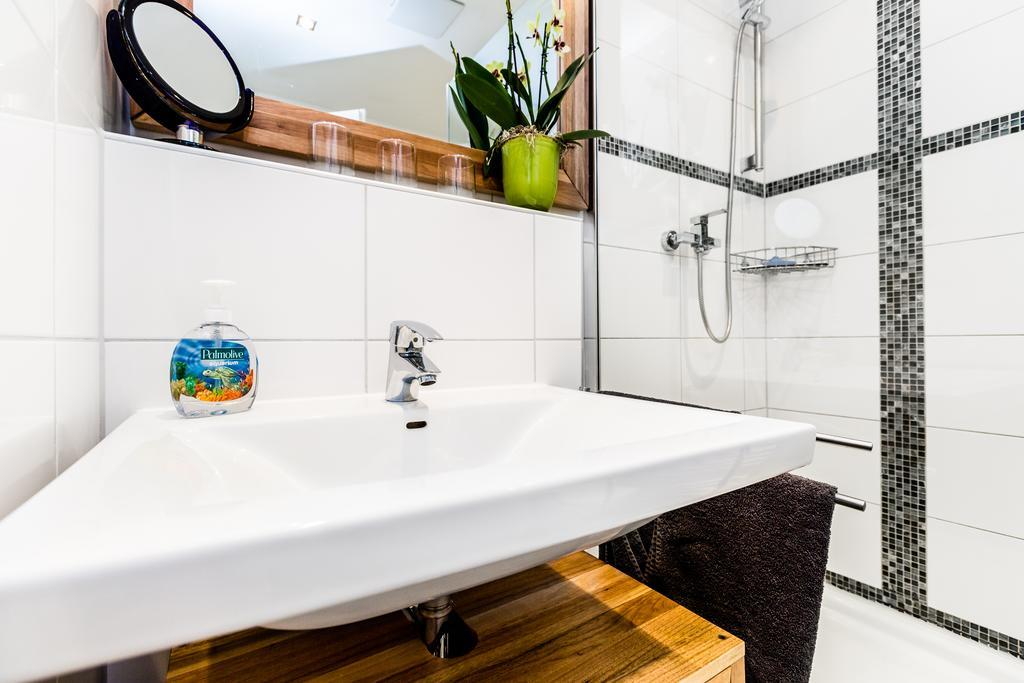 Design Apartment In Koeln Mit Terrasse Room photo