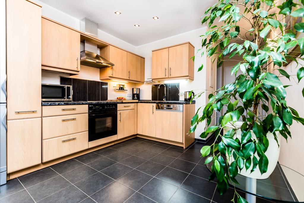 Design Apartment In Koeln Mit Terrasse Room photo