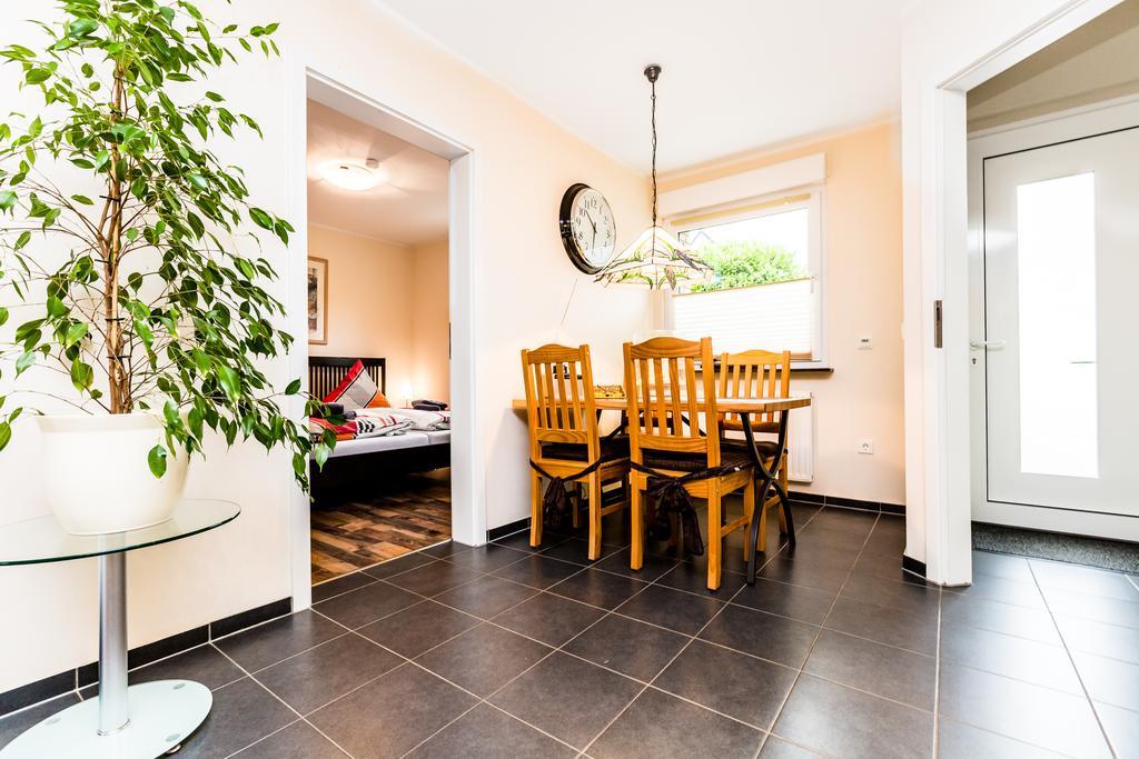 Design Apartment In Koeln Mit Terrasse Room photo