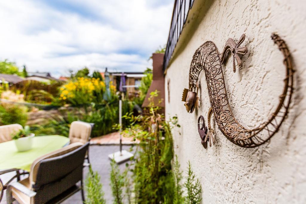 Design Apartment In Koeln Mit Terrasse Exterior photo